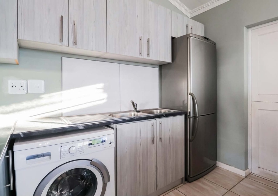 3 Bedroom Property for Sale in Pacaltsdorp Western Cape